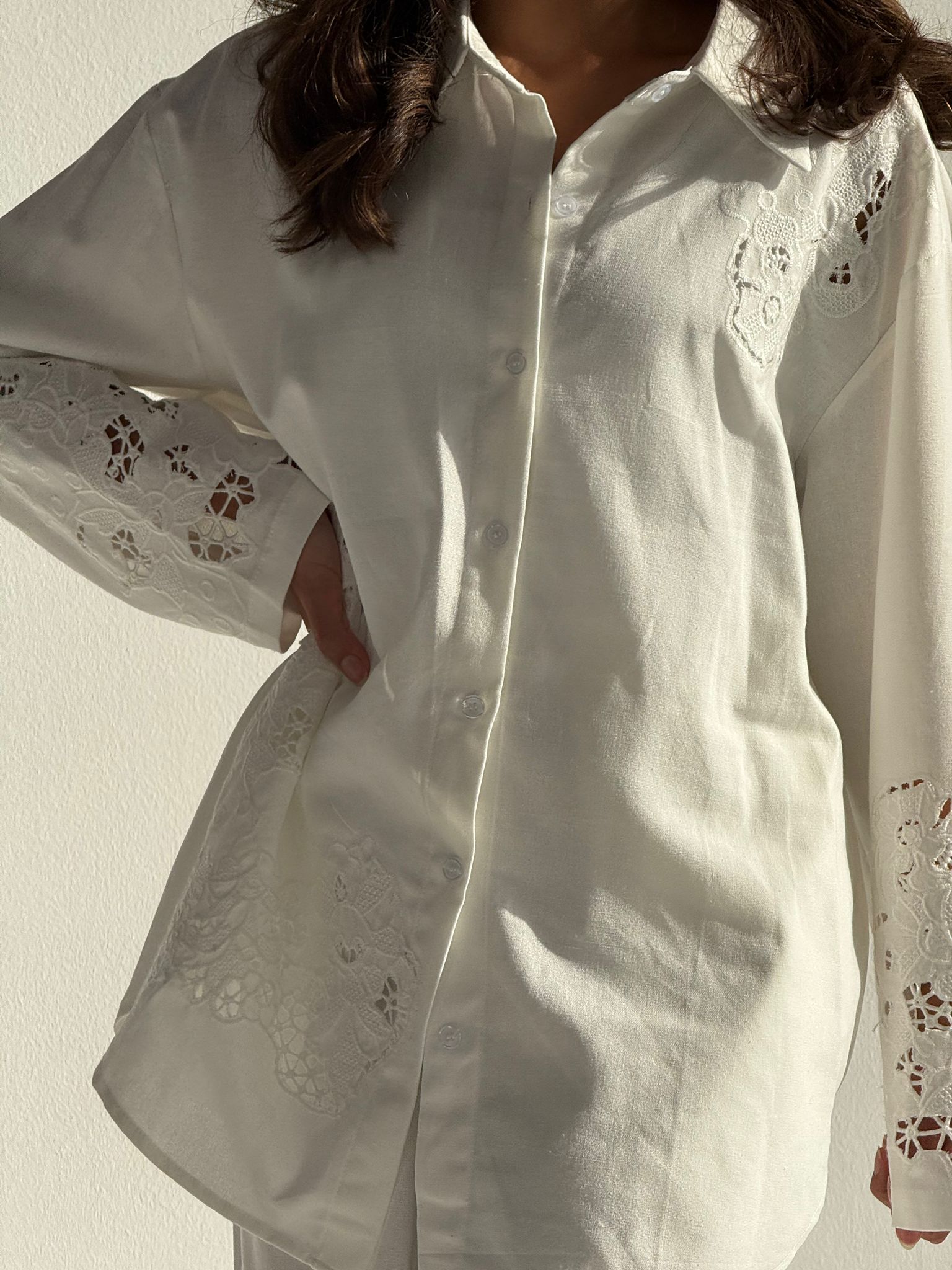LINEN SET WITH EMBROIDER